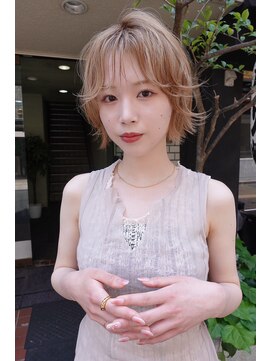 ネルケ 立川(nelke) 韓国レイヤー くびれボブ ハイトーン ベージュカラー