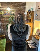 アズグロウヘアー(AS GROW HAIR)&nbsp;ダークパープルブルーインナー×ハーフアップアレンジ