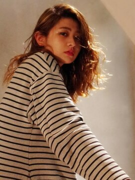 ブロック ジャポン(bloc japon) ゆるやかウエーブでちょっと大人め☆フェミニンセミロング