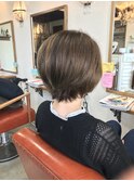 奥行きショートのグレージュ
