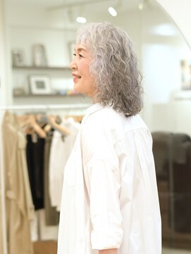 えがお美容室 【えがお美容室】50代60代に人気☆ミディアムウェーブヘア
