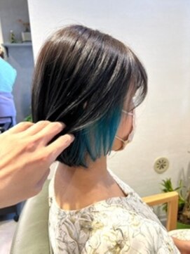 ビス ヘア アンド ビューティー 西新井店(Vis Hair＆Beauty) 大人かわいいストレート切りっぱなしインナーカラー耳掛け小顔