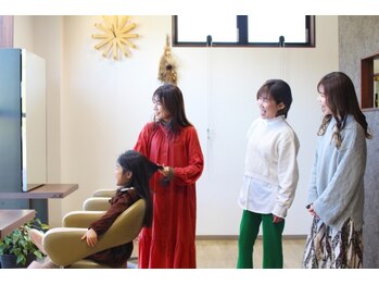 シャイン(shine)の写真/女性同士だからこそ伝わる、女性特有のお悩み。丁寧なカウンセリングであなたの理想のスタイルを叶えます♪