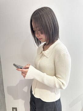 ヨーク(YOKE) YOKE 切りっぱなしボブぱつっとボブ前髪ミルクティーアッシュ