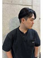 ファム(FAM)&nbsp;刈り上げ　ニュアンスパーマ　センターパート　中目黒　代官山