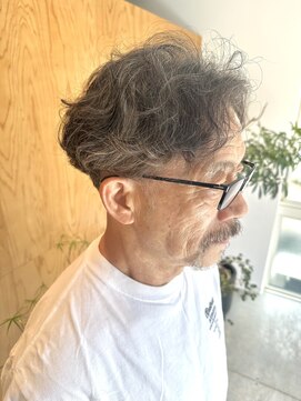 リノア 鵠沼海岸(LINOA) スパイラルパーマ/波巻きパーマ/サーフカール/フェード/ツイスト