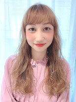 アイビー(Ivy)&nbsp;透明感たっぷりのハイライトの入ったグレージュカラー