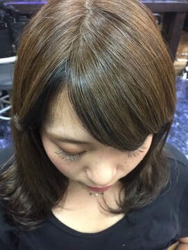 ヘアーサロン アラ(hair salon Ara) 前髪内側暗め