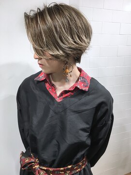 ローレル(Laurel) Laurel心斎橋○森拓也○外ハネショート#デザインカラー