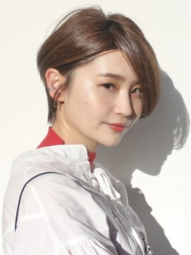 ロビー 表参道(ROBBY) 前髪なし分け目の付かないひし型ショート/表参道/アッシュ/40代