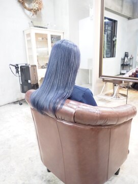 コニ(Coni) ♪Coni♪ロングヘアー/ブルーカラー/派手髪/ダークブルージュ