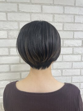 アッシュ 稲田堤店(Ash) 丸みシースルーショート