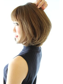 レウナ 外苑前(Reuna) 20代30代40代大人可愛いボブ　丸みが可愛いひし形ボブスタイル