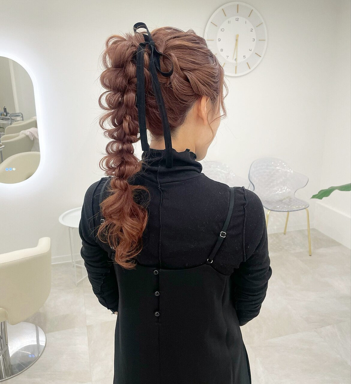 高めの編みおろしポニー：L189710175｜ニューミー(new me)のヘア
