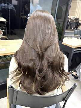 アリュウル 表参道(ALLURE) 赤みを抑えた明るめミルクベージュ◯ KAKO