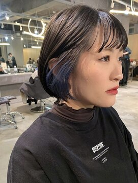 メイカ(MEIKA) 【 ミニボブ × ブルー × インナーカラー】浅野美紀