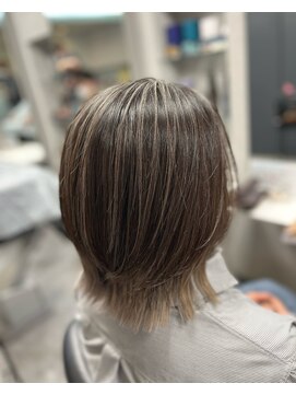 美容室シンプル ウィン(Simple Win) 白髪ぼかしバレイヤージュ