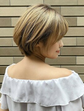 アフロディーテ ギンザ 秋葉原店(APHRODITE GINZA) 外ハネボブ/グラデーションカラー/ペールベージュ/秋葉原