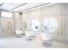 アグ ヘアー シック 大府共和店(Agu hair chic)の雰囲気（ゆったり寛げる居心地の良い空間です。※写真はイメージです。）