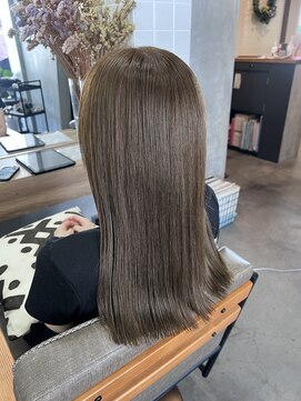 ティティ(TiTi) 柔らかベージュカラー[TiTi_福田りの]