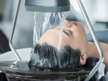 ヘアーズ ナノハナ(hair's nanohana)の写真/≪頭皮も髪も心も癒される至福のひと時≫季節に合わせた香りも心地よい、頭浸浴と本格的なスパをあなたに-
