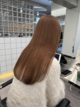 サンク 原宿 表参道(cinq) ミルクティーグレージュ顔まわりレイヤーボブヘーゼルグレージュ