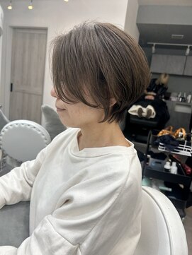 アルトル 池袋(altru) アッシュカラーで素敵に見えるショート