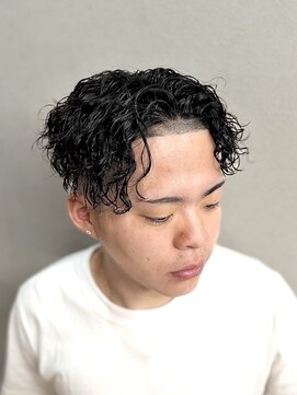 フジヤマバーバーショップ エビス(FUJIYAMA BARBER SHOP ebisu) 巷で話題のギャングスパイラル【ebisu】