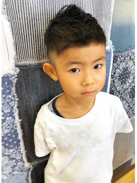 ディ グラント(D GRANT) 【大人気♪】お洒落キッズカット☆刈り上げモヒカン風スタイル♪