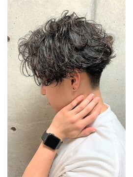 スナッグルサロン(SNUGGLE SALON) ツイストスパイラルパーマ/センターパート/かき上げヘア