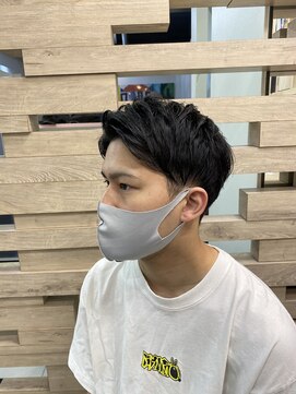 テテ(TETE) アップバングスタイル