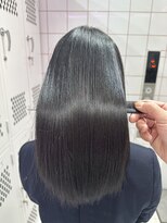 ロンドルーチェ 心斎橋(Lond luce)&nbsp;ダークアッシュ/ミディアムレイヤーカット［髪質改善/縮毛矯正］