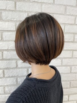 アッシュ 稲田堤店(Ash) 丸みショートボブ