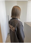 アッシュベージュ/切りっぱなしボブ