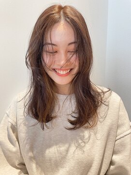 バイオレット 栄店(Violet) ミディアムレイヤー レイヤーカット センター分け HR-117