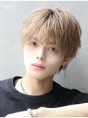 メンズヘアラウンドマッシュベージュ束間ショート