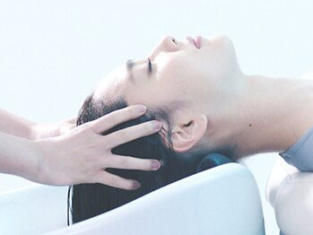 カラーラバー 日吉(color lover)の写真/髪のハリがなくなってきた、カラー後の頭皮の違和感が気になるという方は是非当店のスパを体験してください