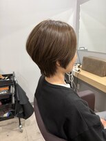 カミエ(kamie) 大人っぽいブラウンショート×トリートメントで柔らかツヤ感