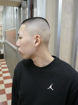 メリケンバーバーショップ トーキョー(MERICAN BARBERSHOP TYO) 渋谷バズカットスキンフェードうまい今日切りに行ける(BURG)