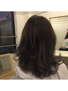 カタチヘアー(HAIR) 。。。。。自然体かわいい。。。ミディアムのカタチ。。。