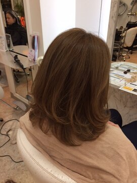 オレンジ サラ 河辺店 ミディアムレーヤー カラーリング