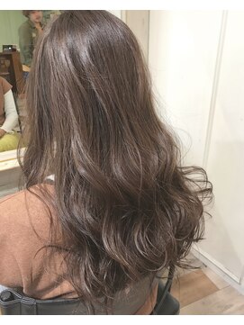 ラべリー 池袋(LOVELEY) お客様Style140 ハイライトアッシュベージュ 【 shoma 】