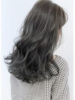 ブラン 栄(Blanc)&nbsp;【Blanc/栄】ほつれウェーブ/グレー/黒髪/セミロング