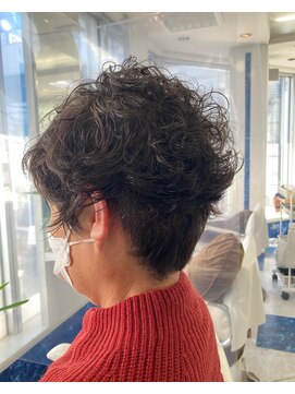 ヘアートーク アイズ(HAIR TALK I's) くせ毛を活かした大人のショート