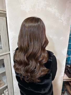 エイミーバイアフロート(amie by afloat) 【伊藤指名限定】艶と上品さ○レイヤーカット