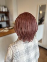 ヘアーコンセプト(HAIR CONCEPT)&nbsp;サーモンピンクのくびれミディ