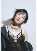 軽やかなレイヤースタイル
