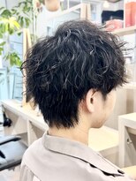 サロンドジョー(salon de joe)&nbsp;ツイストスパイラルパーマメンズマッシュ刈り上げ　奥東巧真