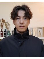 センターパート　シャドウパーマ