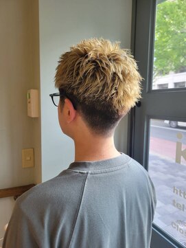 クンクンルーホーライシー(KUN KUN LU HO laishi) ハイトーンメンズカット